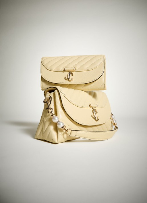 Jimmy Choo Curve S schoudertas van lamsleer - detail 3 creme