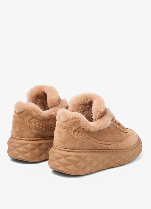 Jimmy Choo Diamond Maxi Retro/F sneaker van suède - achterkant lichtbruin