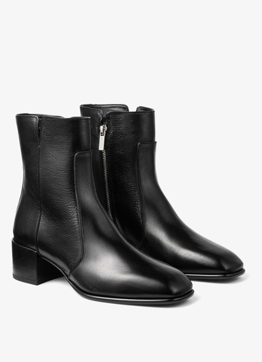 Jimmy Choo Eliot 45 enkellaarsje van leer - voorkant 2 zwart