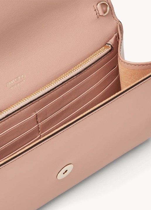 Jimmy Choo Emmie clutch van lakleer met afneembare schouderriem - detail 3 oudroze