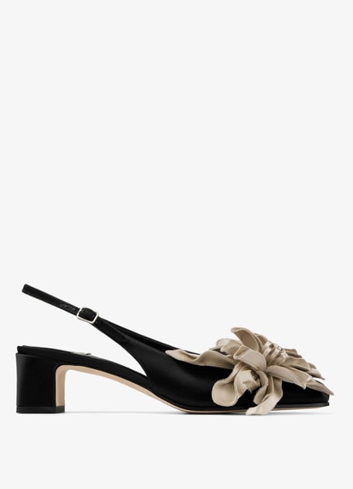 Jimmy Choo Eyla 45 slingback van satijn - voorkant zwart