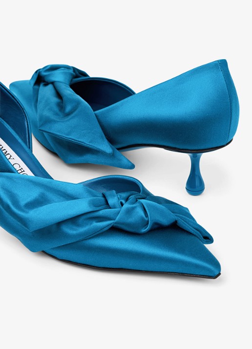 Jimmy Choo Issy 50 pump van satijn - detail 5 lagoon / blauw