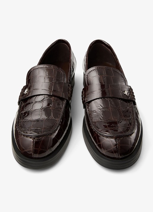 Jimmy Choo Ivy loafer van kalfsleer met crocostructuur - detail 2 donkerbruin