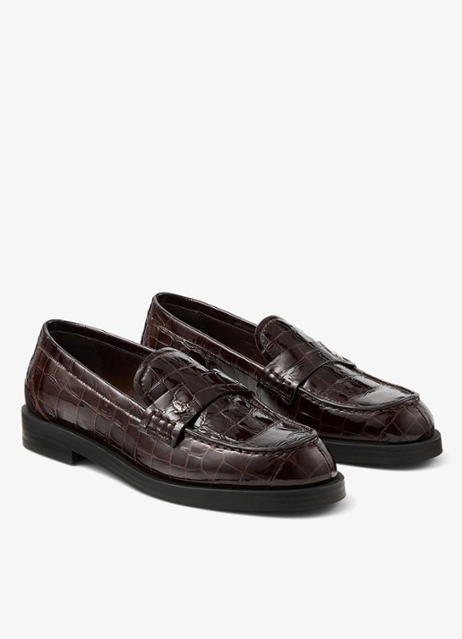 Jimmy Choo Ivy loafer van kalfsleer met crocostructuur - voorkant 5 donkerbruin