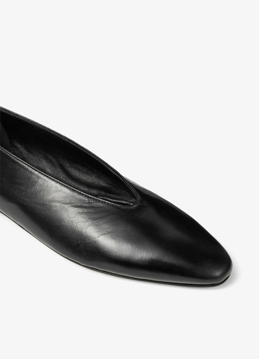 Jimmy Choo Margot ballerina van kalfssuède - detail 4 zwart