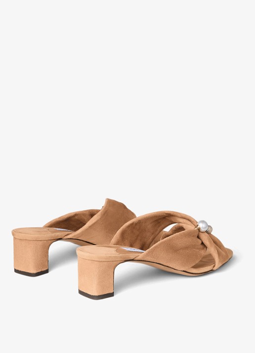 Jimmy Choo Rafi 45 muiltje van geitensuède - achterkant lichtbruin