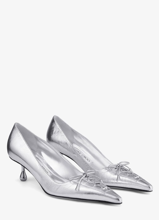 Jimmy Choo Scarlett 50 pump van lamsleer met metallic finish - voorkant 5 zilver