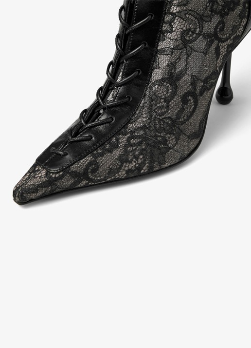 Jimmy Choo Scarlett 95 enkellaarsje van kant met lamsleren details - detail 4 zwart