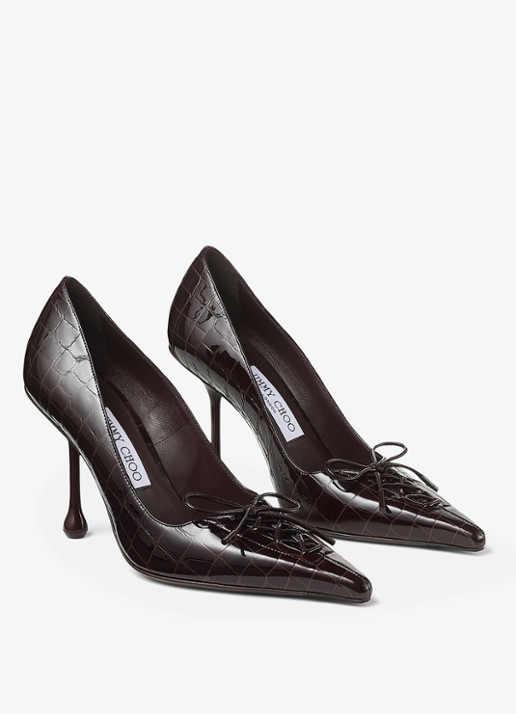 Jimmy Choo Scarlett 95 pump van kalfsleer met crocostructuur - voorkant 5 donkerbruin