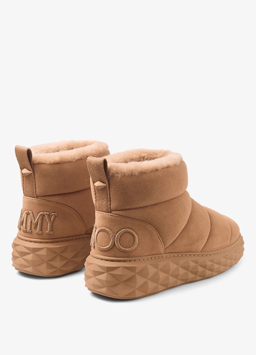 Jimmy Choo Xan enkellaarsje van lamssuède - achterkant 3 lichtbruin