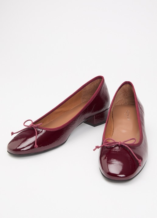 Jonak Dadou ballerina van geitenleer met lakfinish - detail 2 bordeauxrood