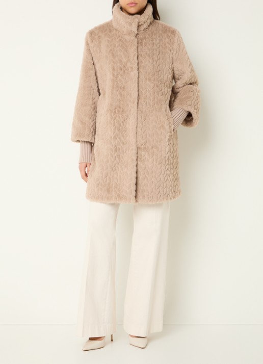 Joseph Ribkoff Mantel van imitatiebont met steekzakken - voorkant 2 beige