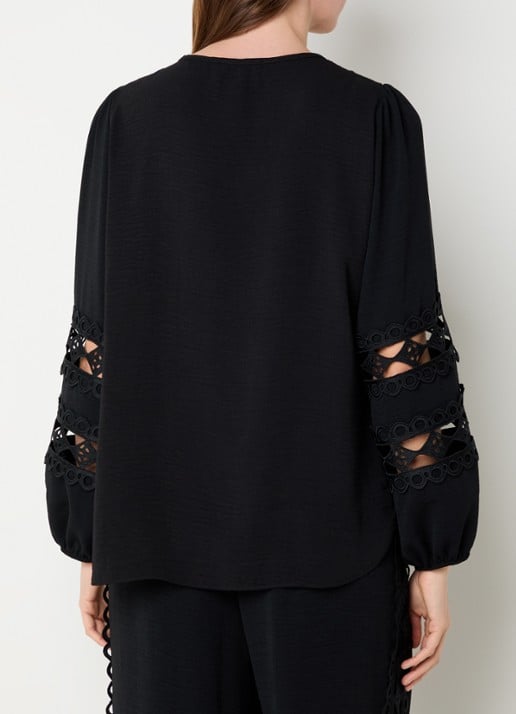 Joseph Ribkoff Tuniek met broderie en opengewerkt detail - achterkant zwart