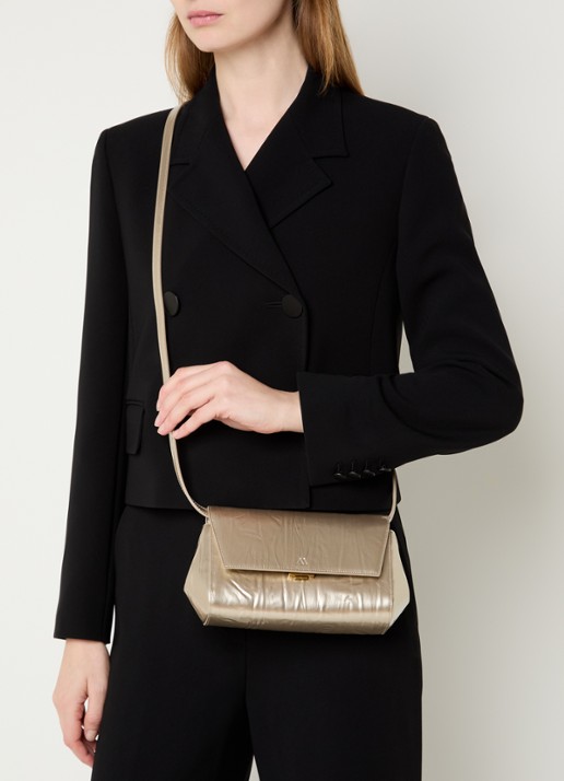 KAAI Ikon clutch van kalfsleer met lakfinish en verstelbare schouderriem - voorkant 6 goud
