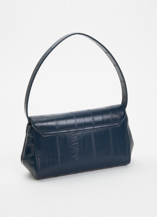 KAAI Ikon clutch van kalfsleer met textuur en afneembare schouderriem - achterkant petrol