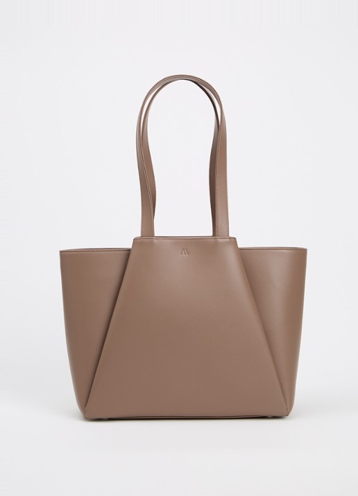 KAAI Midi Pyramid schoudertas van leer met 13,5 inch laptopvak - voorkant taupe