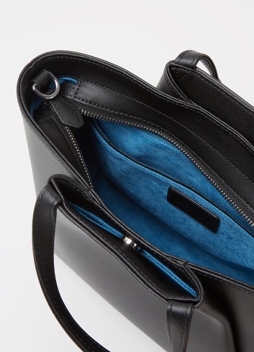 KAAI Mini Pyramid crossbodytas van leer - detail 3 zwart