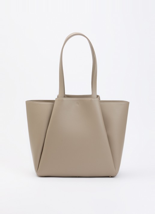 KAAI Pyramid schoudertas van leer met 15 inch laptopvak - voorkant 5 taupe