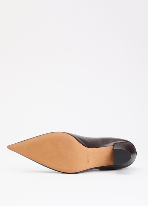 Khaite Colleen pump van kalfsleer - detail 4 chocoladebruin