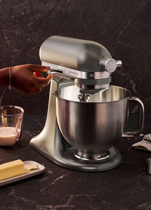 KitchenAid Artisan Plus keukenmachine met kantelbare kop 4,7 liter - voorkant 2 medallion silver