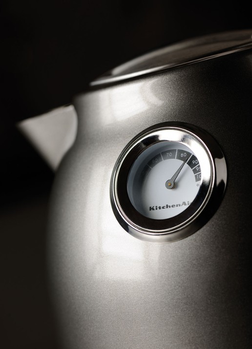 KitchenAid Artisan waterkoker 1,5 liter 5KEK1522 - Amandelwit - voorkant creme