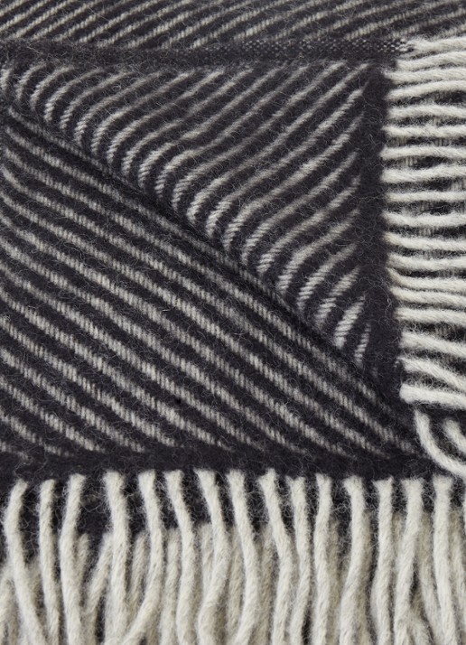 Klippan Carl plaid van wol 200 x 130 cm - detail 3 zwart
