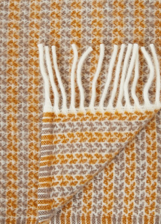 Klippan Curve plaid 130 x 200 cm  - detail mosterd