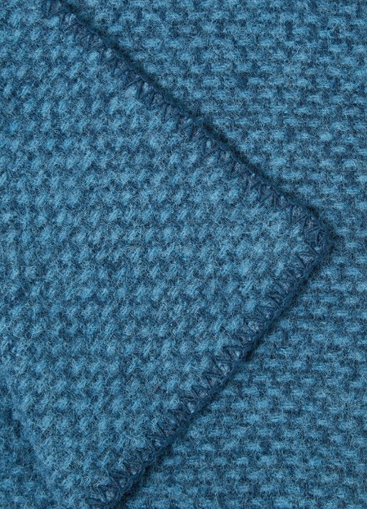 Klippan Domino plaid van lamswol 130 x 180 cm - detail 3 donkerblauw