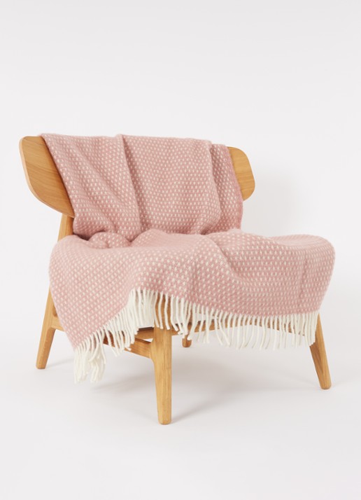Klippan Knut plaid van wol 200 x 130 cm - voorkant 2 zalmroze