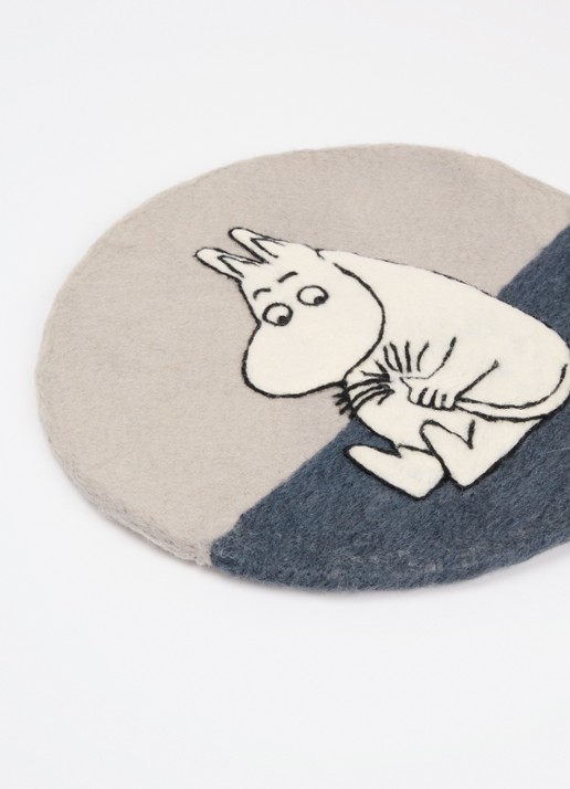 Klippan Moomin zitkussen Ø34 cm - detail 3 grijs
