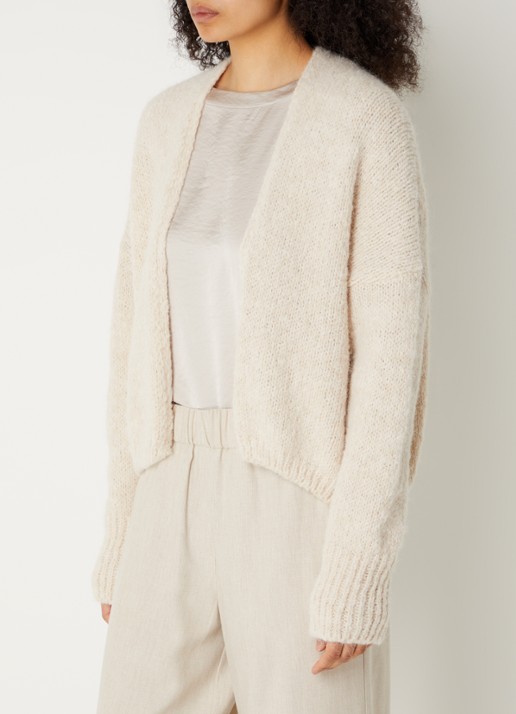 Knit-ted Becky grofgebreid openvallend vest in alpaca wolblend - detail beige