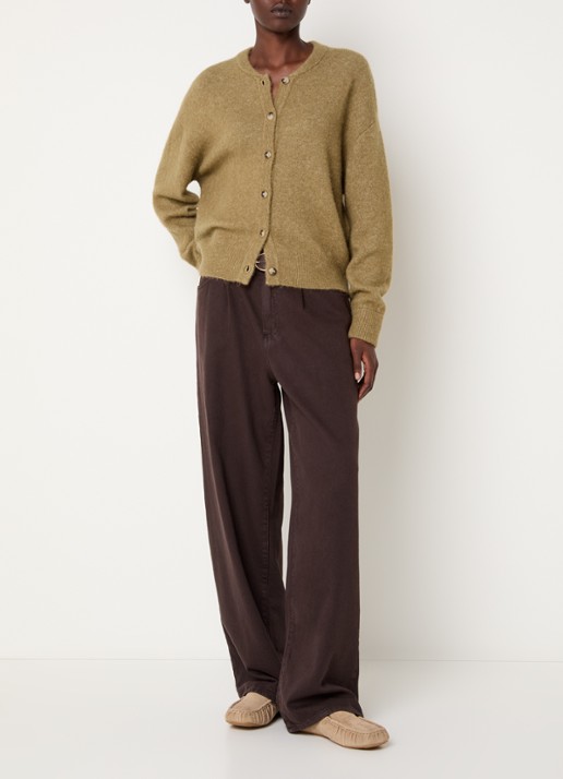 Knit-ted Britney grofgebreid vest met ronde hals - voorkant 4 camel