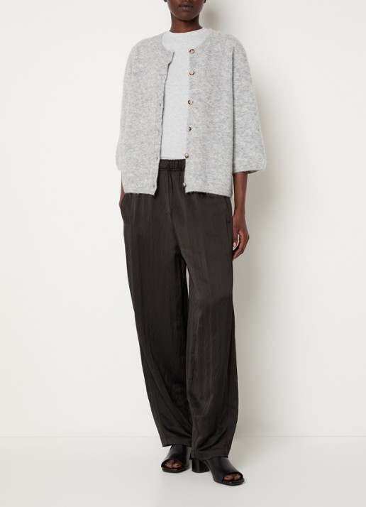 Knit-ted Meg grofgebreid vest met ronde hals - voorkant 4 grijsmele