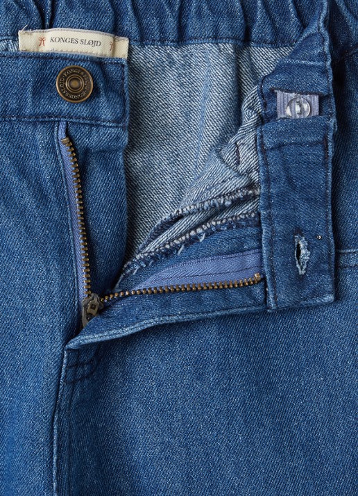Konges Sløjd Elba flared jeans met donkere wassing - detail 3 indigo