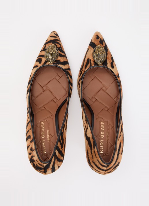 Kurt Geiger Belgravia pump met tijgerprint - detail 4 camel