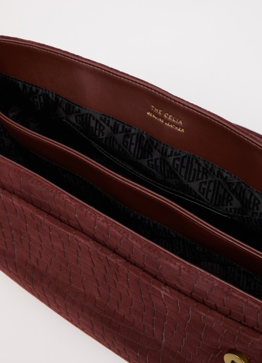 Kurt Geiger Celia XL schoudertas van suède met crocostructuur - detail bordeauxrood