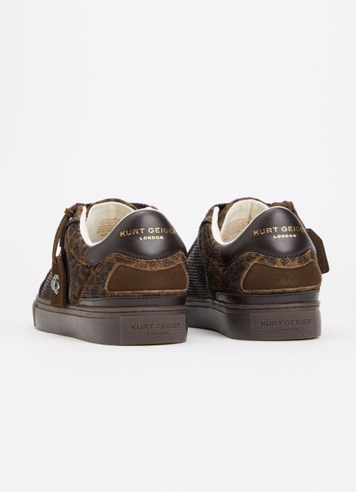 Kurt Geiger Southbank Tag sneaker van suède met panterprint en strass - achterkant donkerbruin