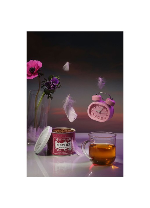 Kusmi Tea Rooibos Vanille losse thee 100 gram - detail donkerroze