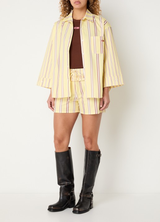 Laagam Caos mid waist straight fit korte broek met smockwerk - voorkant 4 citroengeel