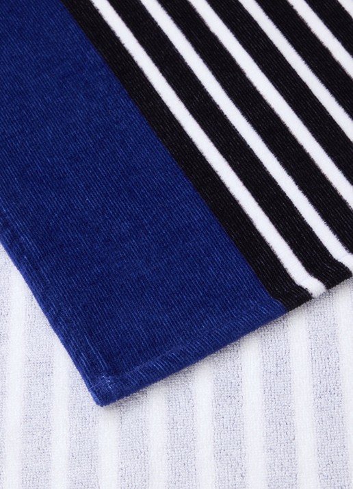 Lacoste L Ace strandlaken - 450 gr/m² - 100 x 170 cm - achterkant 2 blauw