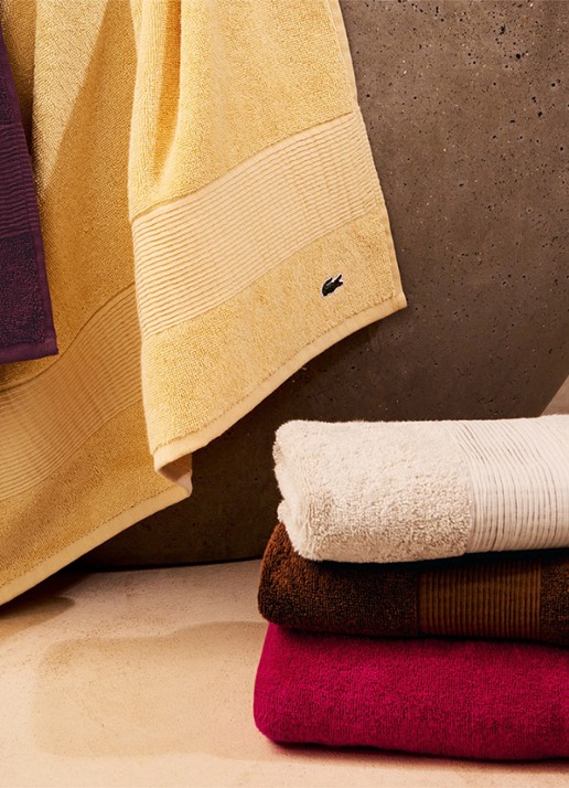 Lacoste L Lecroco badlaken - 600 gr/m2 - 100 x 150 cm - voorkant 2 kiwigroen