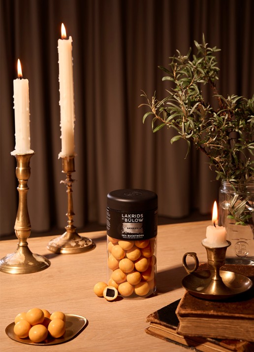 Lakrids by Bülow Regular Sea Buckthorn Halloween 2026 drop met chocolade 270 gram - voorkant 2 beige