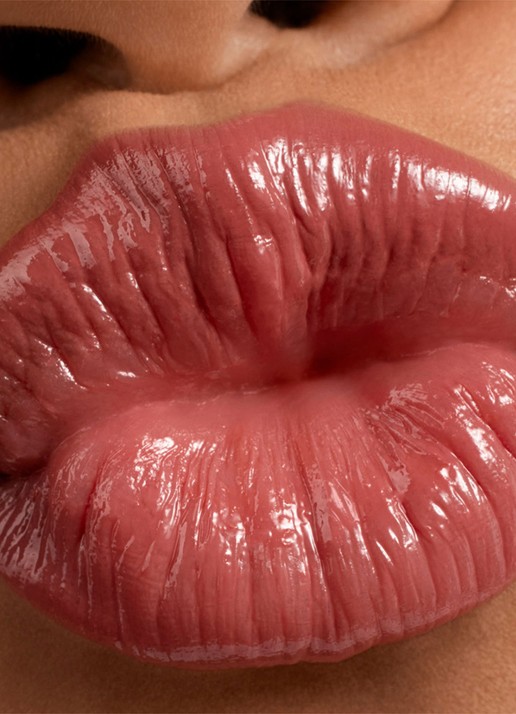 Lancôme Lip Idôle Squalane-12 Butterglow™ - getinte lipbalsem - detail 4 50 sheiks rosy nude