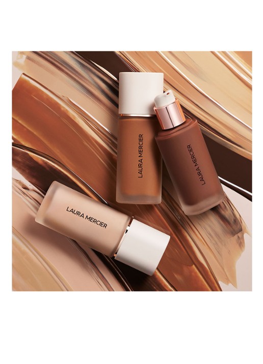 Laura Mercier Real Flawless Weightless Perfecting Foundation - detail 5 3n1 buff
