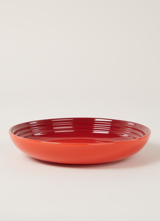 Le Creuset Diep bord 22 cm - voorkant 2 kersenrood / rood