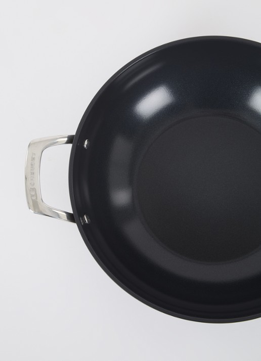 Le Creuset Essential Non-Stick Ceramic wokpan Ø30 cm - voorkant 3 zwart
