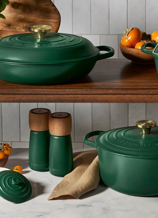 Le Creuset Forêt pepermolen  21 cm - voorkant 2 donkergroen