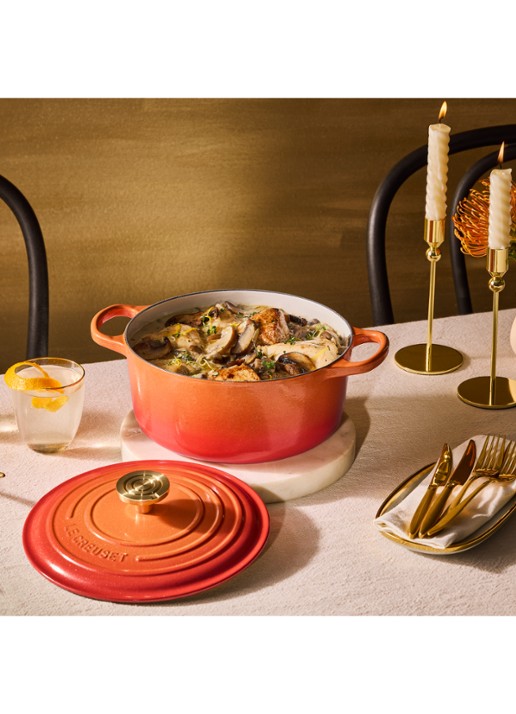 Le Creuset Signature braad-/stoofpan Ø24 cm - voorkant 7 flamme dorée / oranje