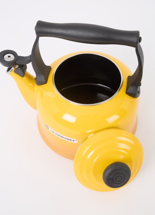 Le Creuset Tradition fluitketel 2,1 liter - detail nectar / oranje
