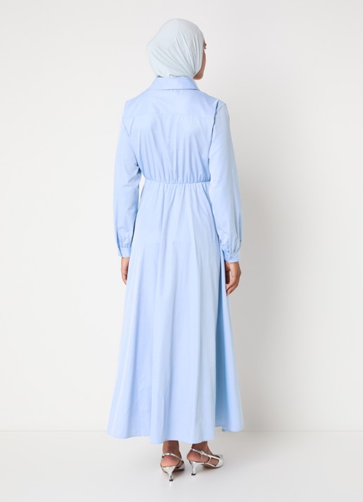 LES Atelier Sofia maxi wikkeljurk met steekzakken - achterkant 3 lichtblauw